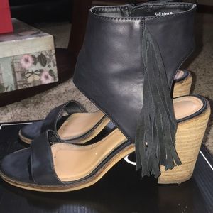 Very Volatile block heel. Size 9.